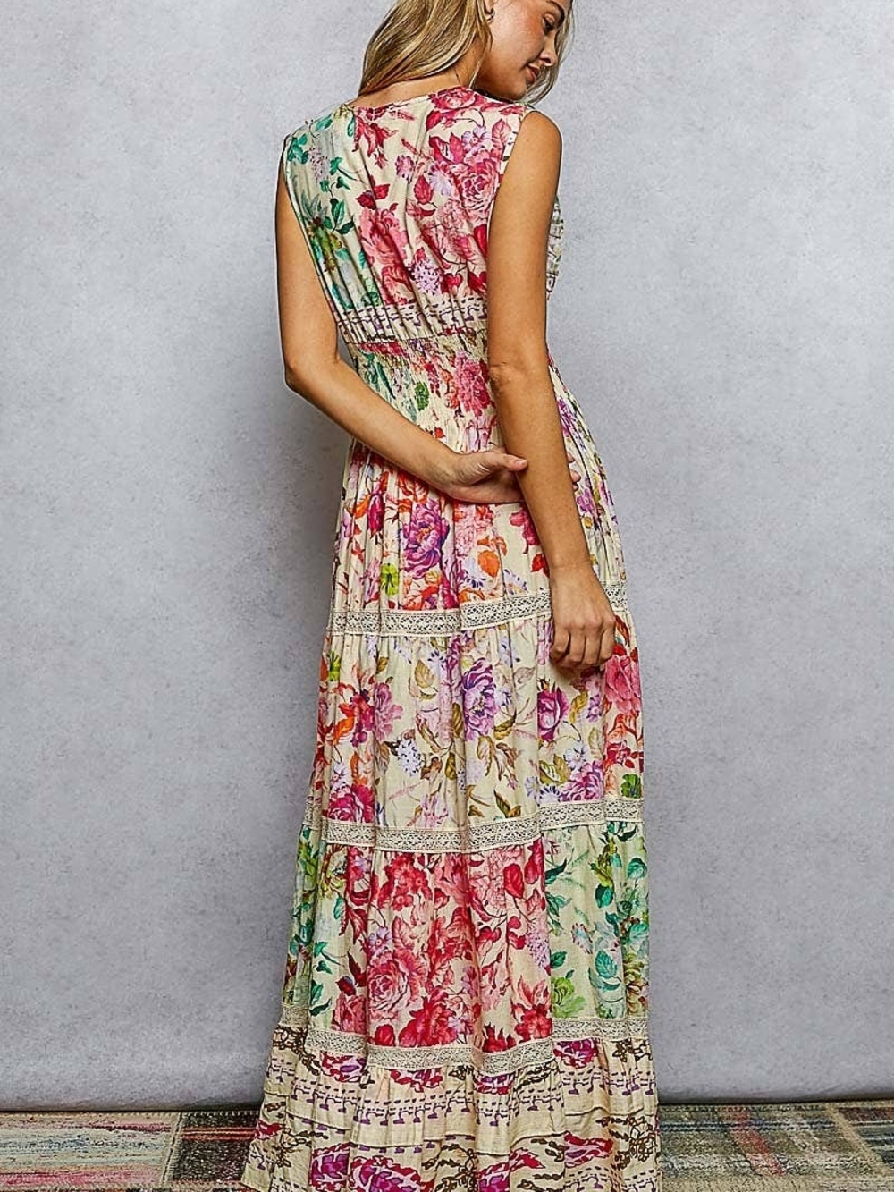 POL Floral Beaded Dress in Cream, Pink & Green Lg - Picture 3 of 8